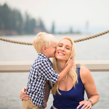 son and rochelle by the tennessee river